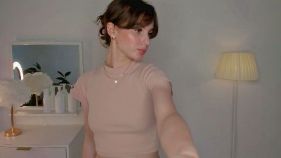 AntoniaFunnell Live Image