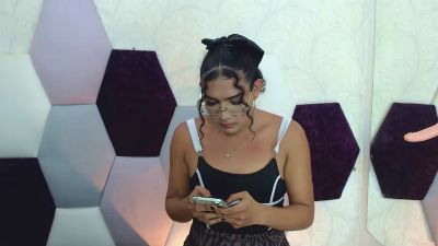 LiaCossio01 Live Image