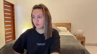 NellyFischer Live Image
