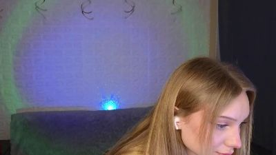 SandraSanvee Live Image