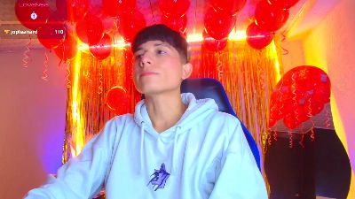 bryam_hot_19 Live Image