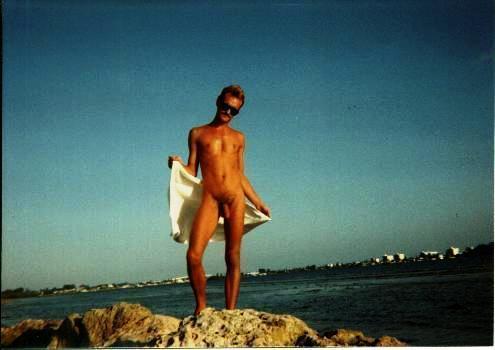 lewislavita2 Live Image