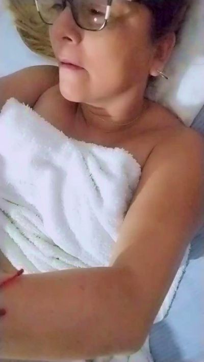 milfsexy1 Live Image