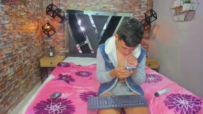 AdamMatt_ live from Colombia