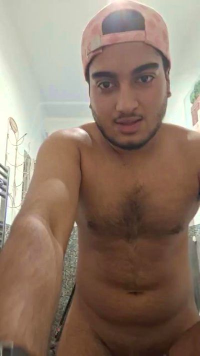 Andrea93700 live from Italy