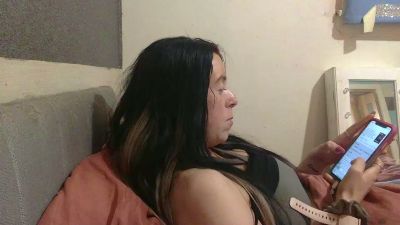 Bellababe09 live from United Kingdom