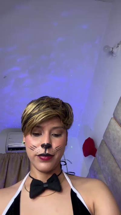 Cute_valerie666 live from France