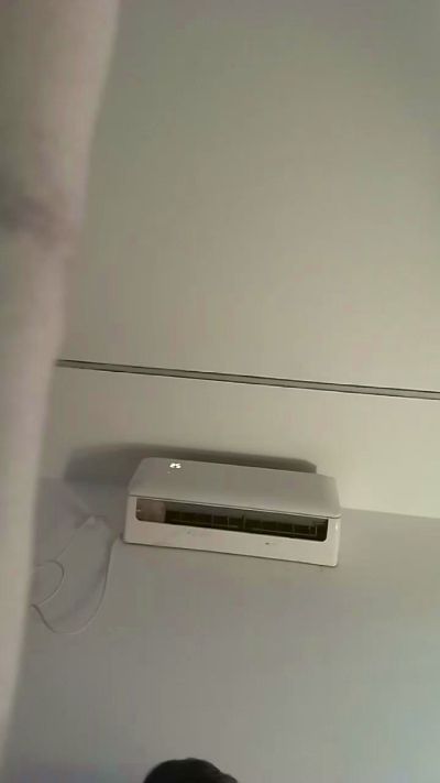 Hbkkfkfjdz2 live from Italy