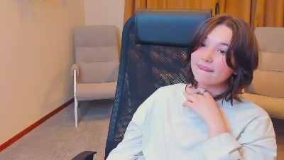 HienRielly live from United States