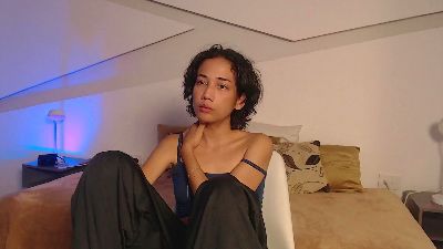 Hotlittlekitty1 live from Colombia