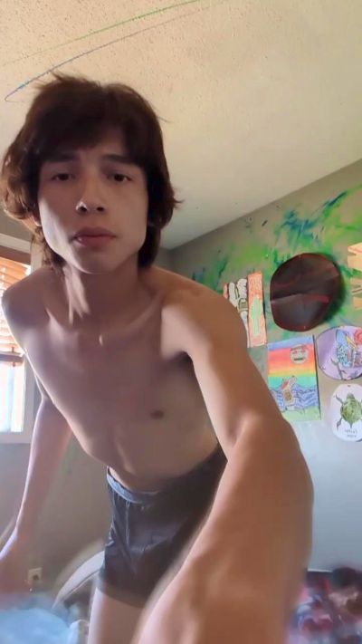 Jaydonw live from Canada
