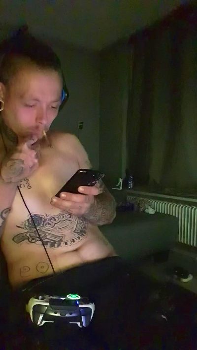 Letsplay4life live from Netherlands