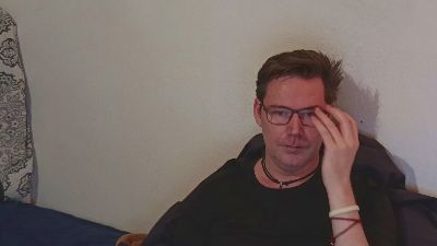 LongDong_4_You live from Germany