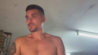 ST8BOYXXX live from United Kingdom
