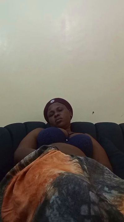 Sexypretty44 live from Kenya