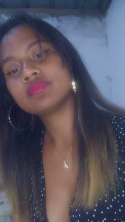 Sharonne07 live from Madagascar