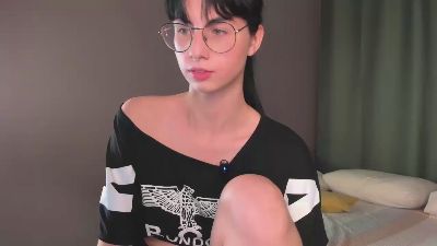 SvetlanaComee live from United States