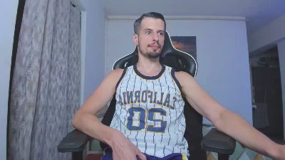 ToddClaytonn live from United Kingdom