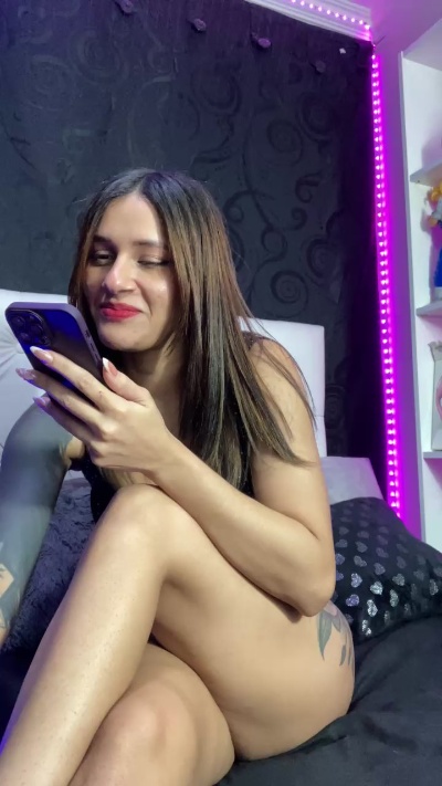 annabellelover_ live from Italy