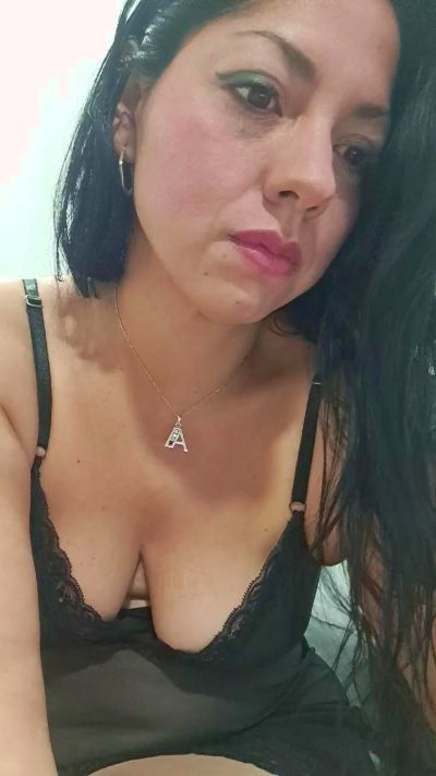 bella_milf1 live from Chile