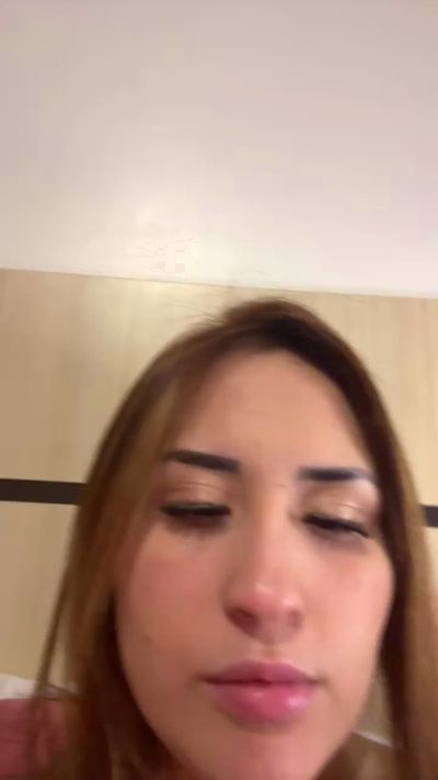 carol436 live from Brazil
