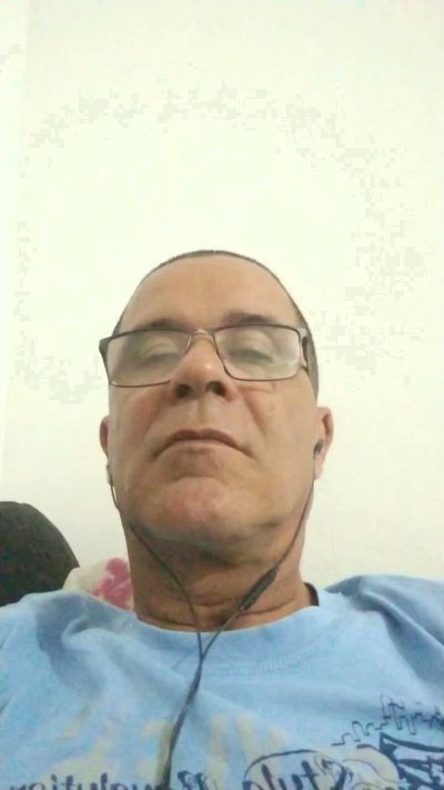 claudioroberto8 live from Brazil