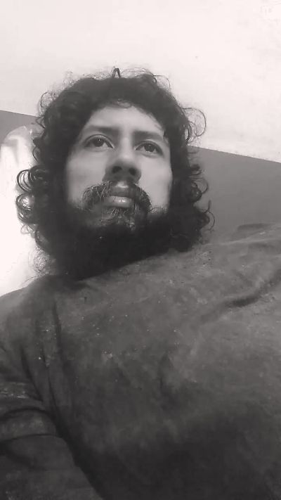 follo_adicto30 live from United Kingdom