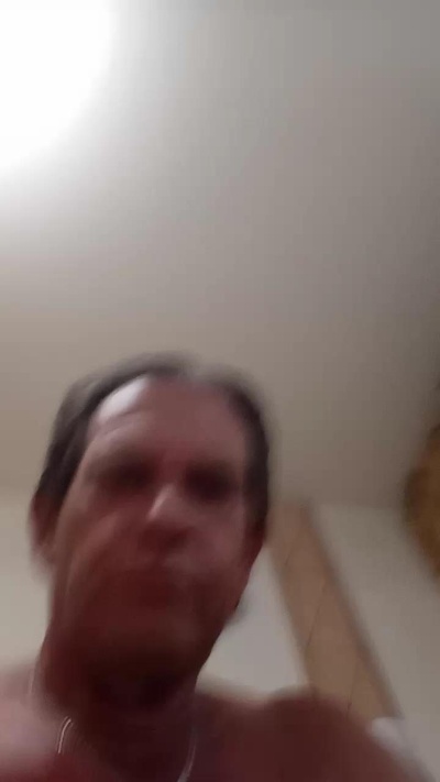 gspinoyeyahooe1 live from Spain