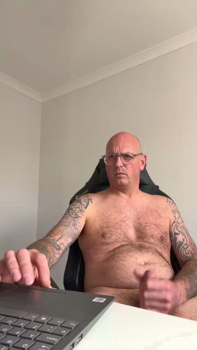 hornyhants1 live from United Kingdom
