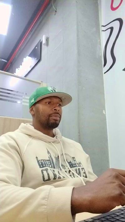 irey_negro live from Colombia