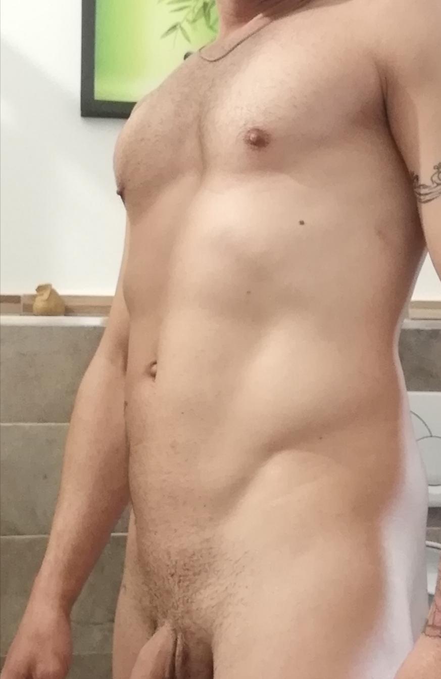 italianmen83 live from Italy