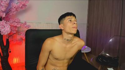 jake_beach live from Colombia