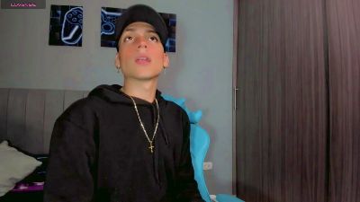 jake_joaquin02 live from Colombia