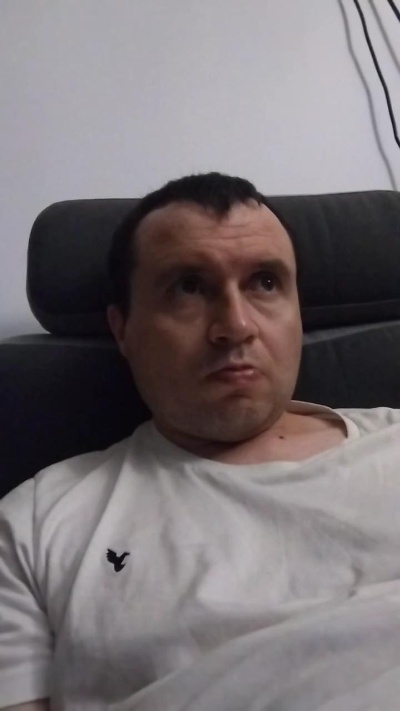 julien1800 live from France