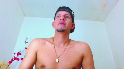 kevin__fox_ live from Colombia