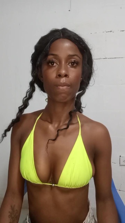 lesly_model live from Colombia