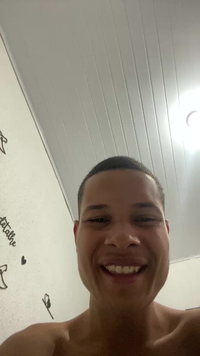 lucas7285 live from Brazil
