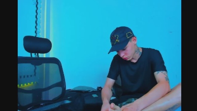 max_williamm live from Colombia