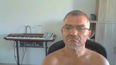 ptitbout69 live from France