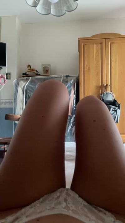 yourbestwhore live from Italy